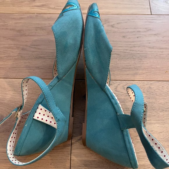 B.A.I.T. (But Another Innocent Tale) Turquoise Retro Wedge Sandals - Picture 5 of 7